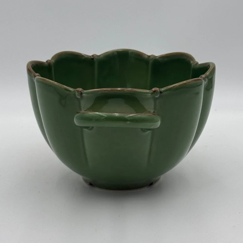WH Made in Portugal Green Ceramic Scalloped Berry Bowl with Handles